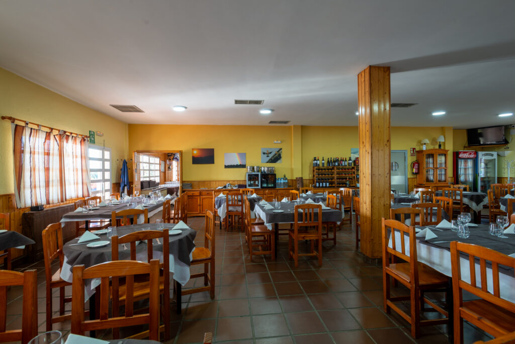 Camping Monfragüe - Salón Interior Restaurante